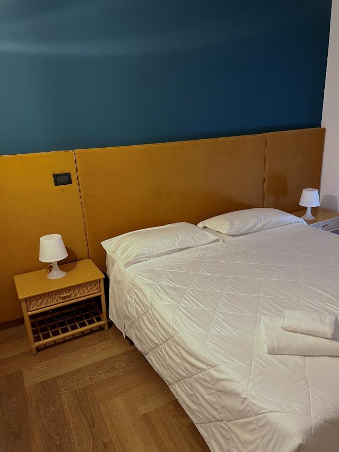 Front Lake Apartment Bardolino Kültér fotó