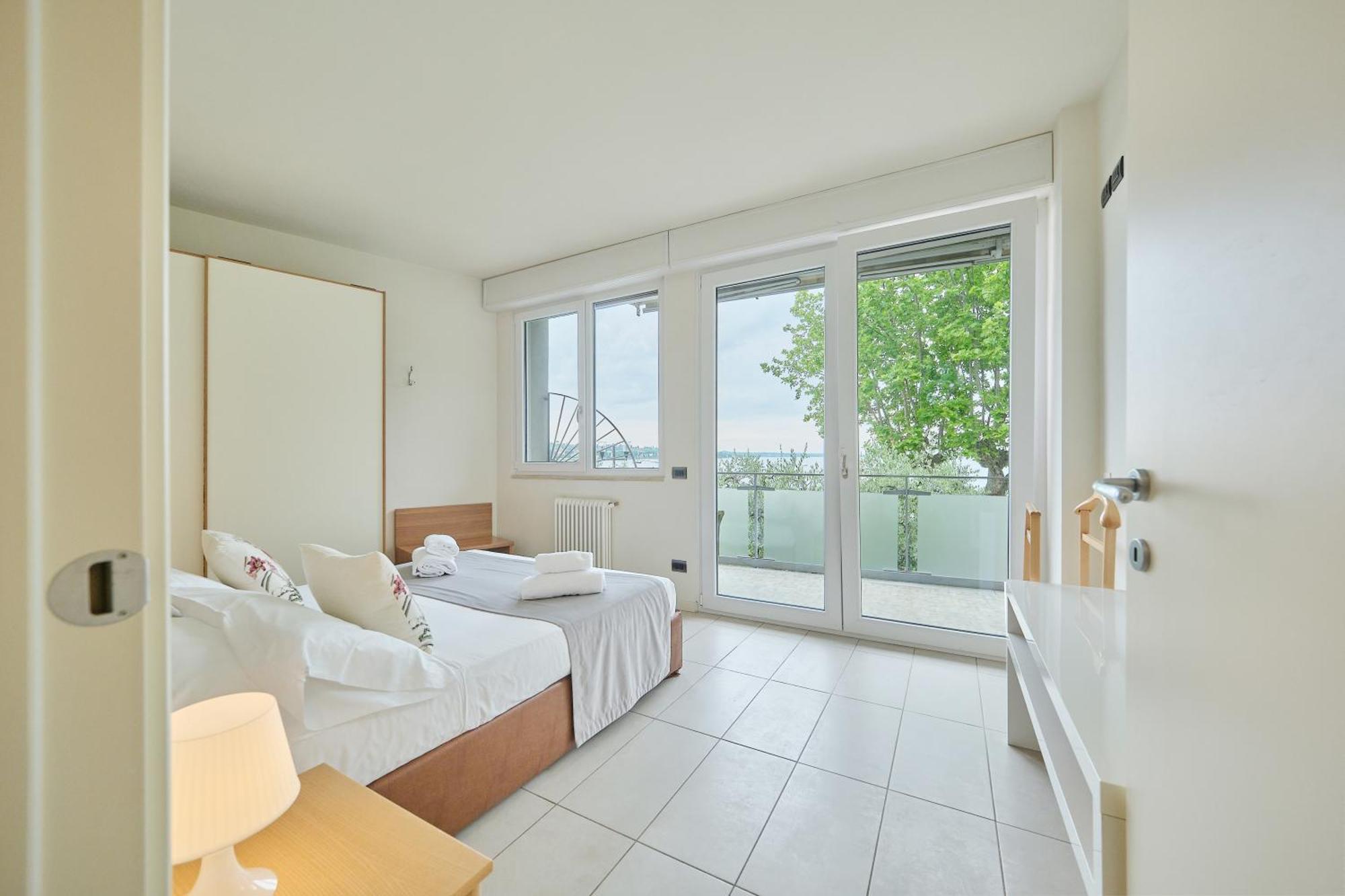 Front Lake Apartment Bardolino Kültér fotó